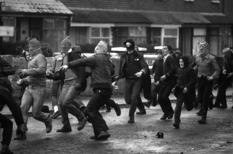 RIOTS BELFAST 1980S THE TROUBLES HOODS THROW PETROL BOMBS UK